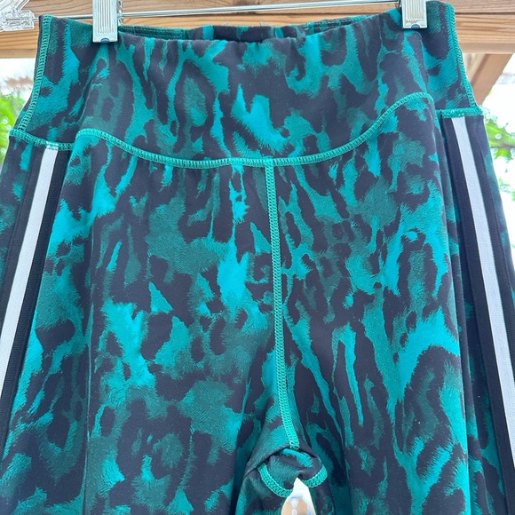 Pam & Gela Ocelot Curved Hem leggings tights green black size medium - Picture 3 of 16